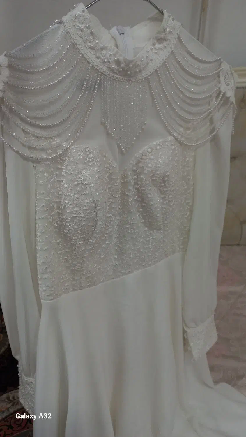 لباس عقد|لباس|اراک, |دیوار