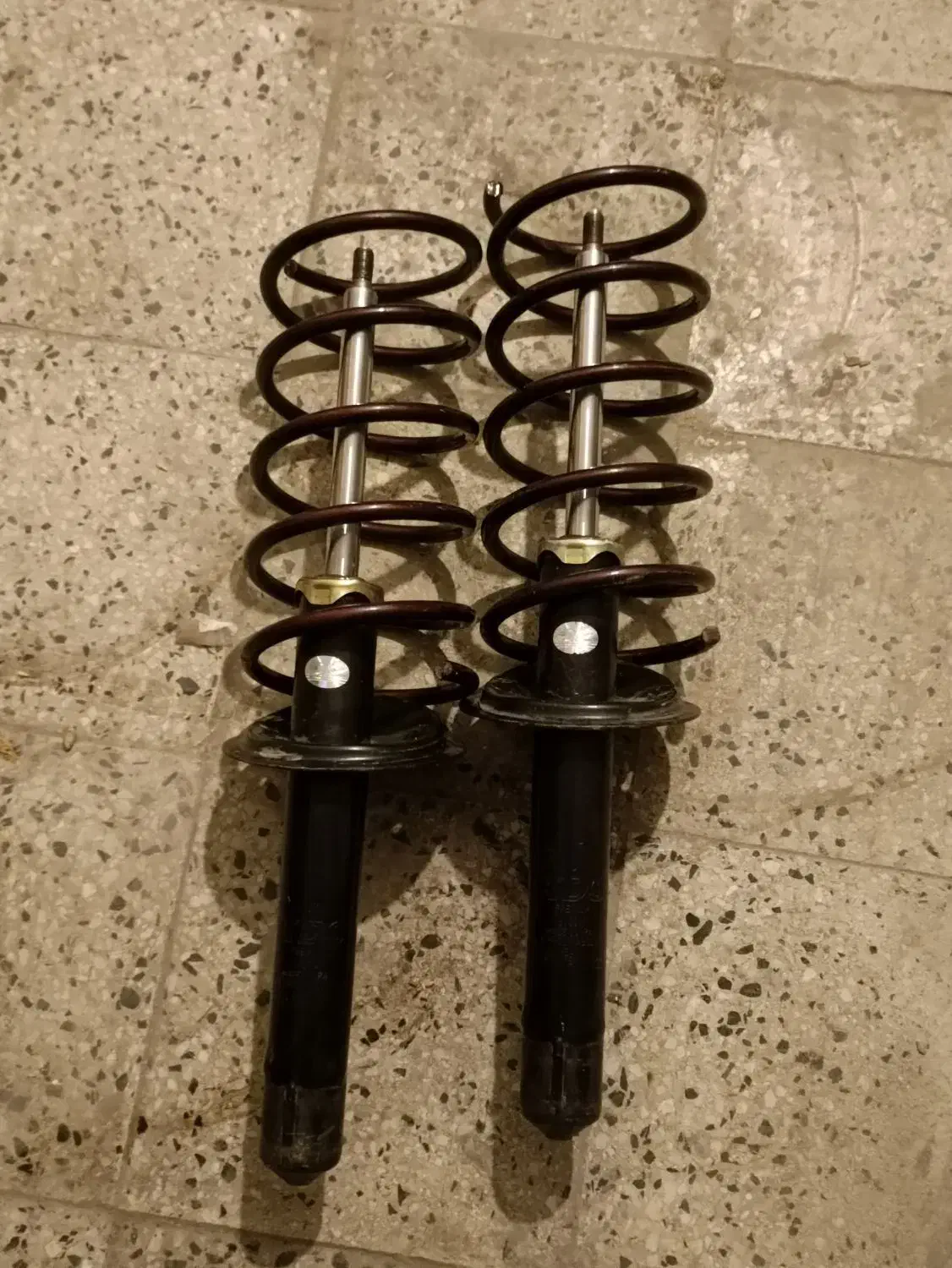 لاستیک 16/205 کمک kds فنر لنزو اسپرت|قطعات یدکی و لوازم جانبی|ملایر, |دیوار