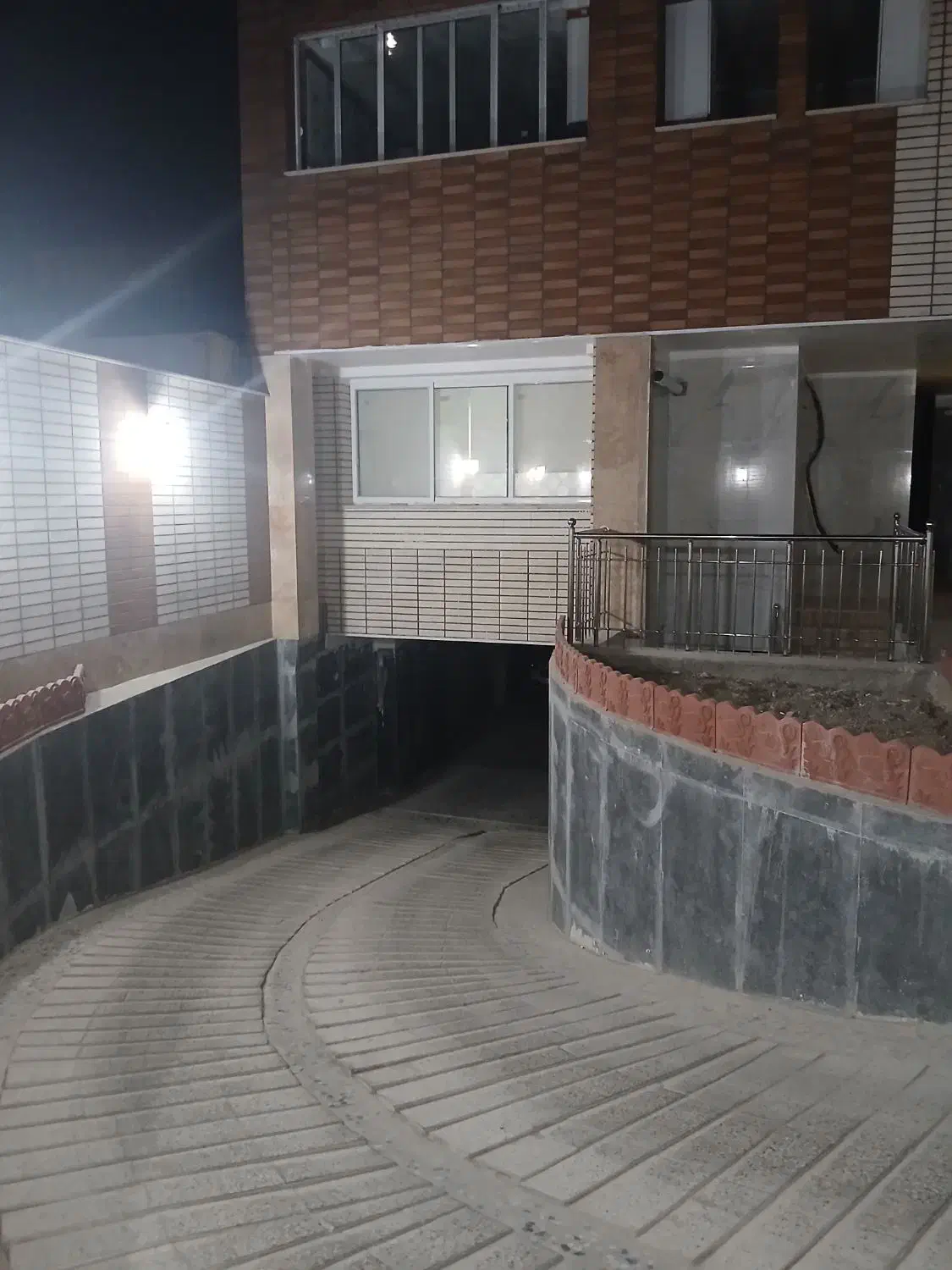 اپارتمان کلید نخورده 98متری|فروش آپارتمان|اصفهان, قائمیه|دیوار