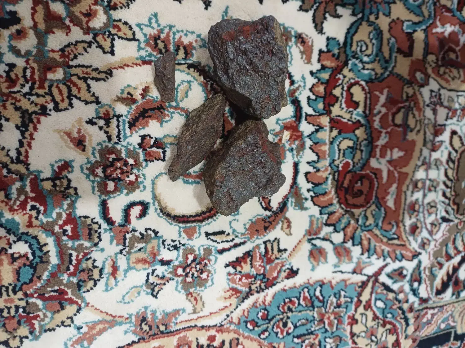 شهاب سنگ|کلکسیون اشیاء عتیقه|بانه, |دیوار