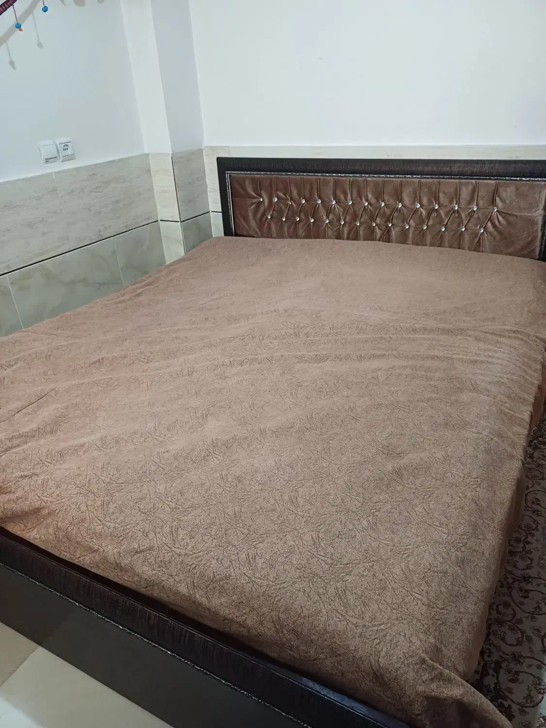 تخت خواب|تخت و سرویس خواب|فولادشهر, B2|دیوار