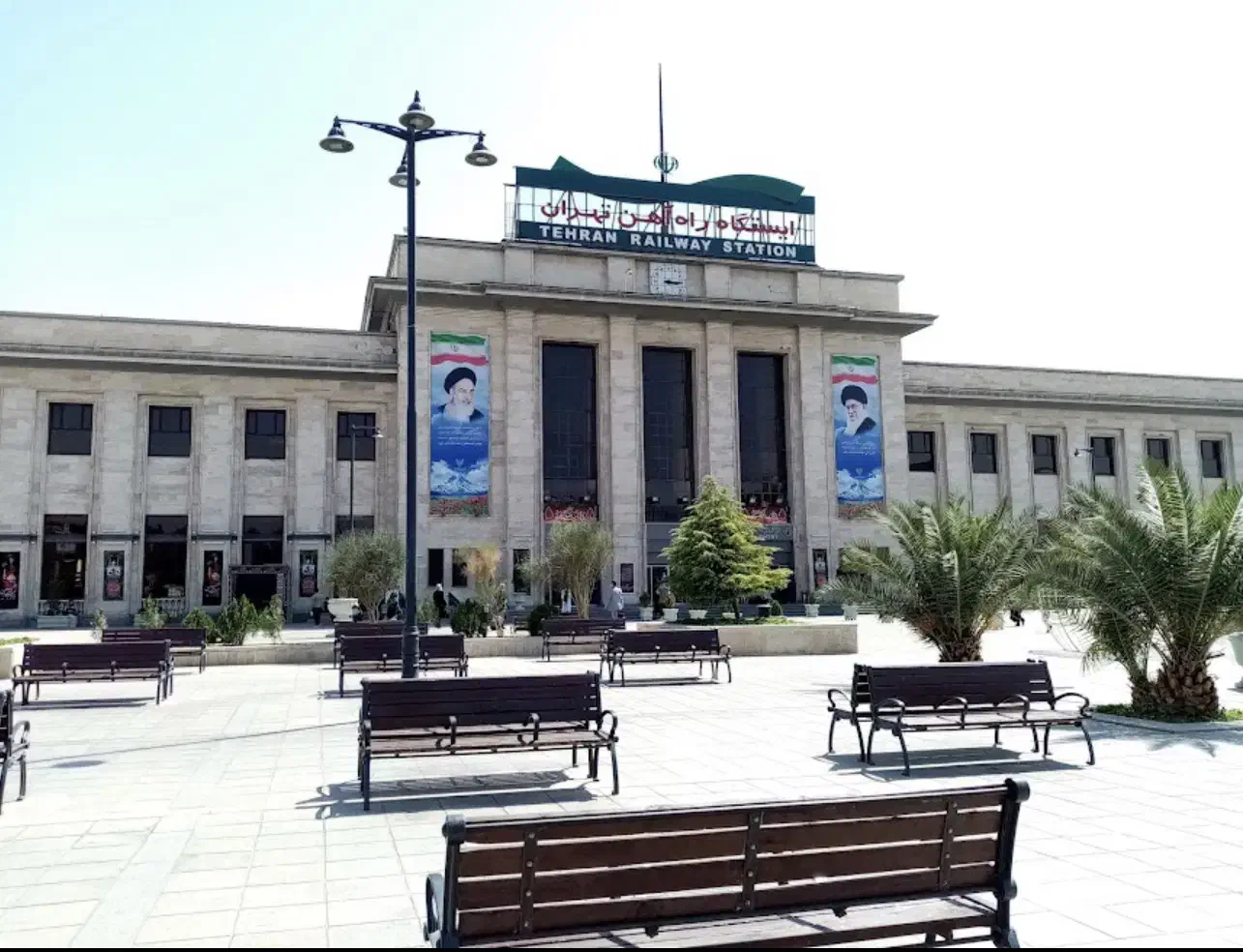 نیروی خانم شیفت شب|استخدام خدمات فروشگاه و رستوران|تهران, راه آهن|دیوار