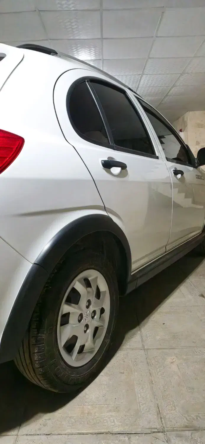 کوئیک ۹۸ سفید در حد ۱۴۰۲|خودرو سواری و وانت|رشت, پستک|دیوار