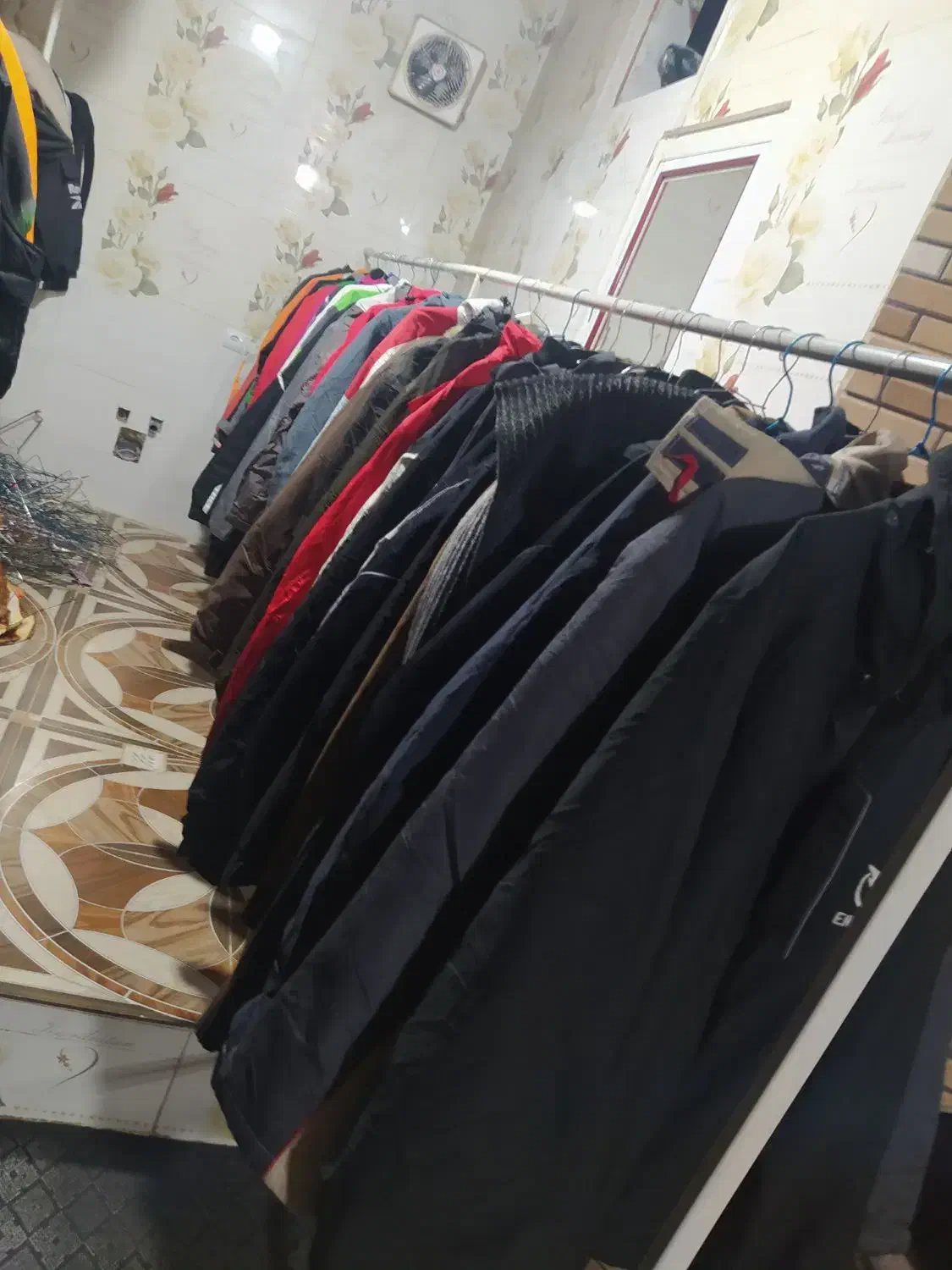 کاپشن های خارجی|لباس|گنبد کاووس, |دیوار