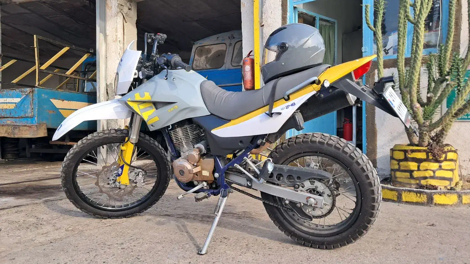 تریل کویر ۲۵۰ مدل ۱۴۰۳ خاکستری|موتورسیکلت|ساری, |دیوار