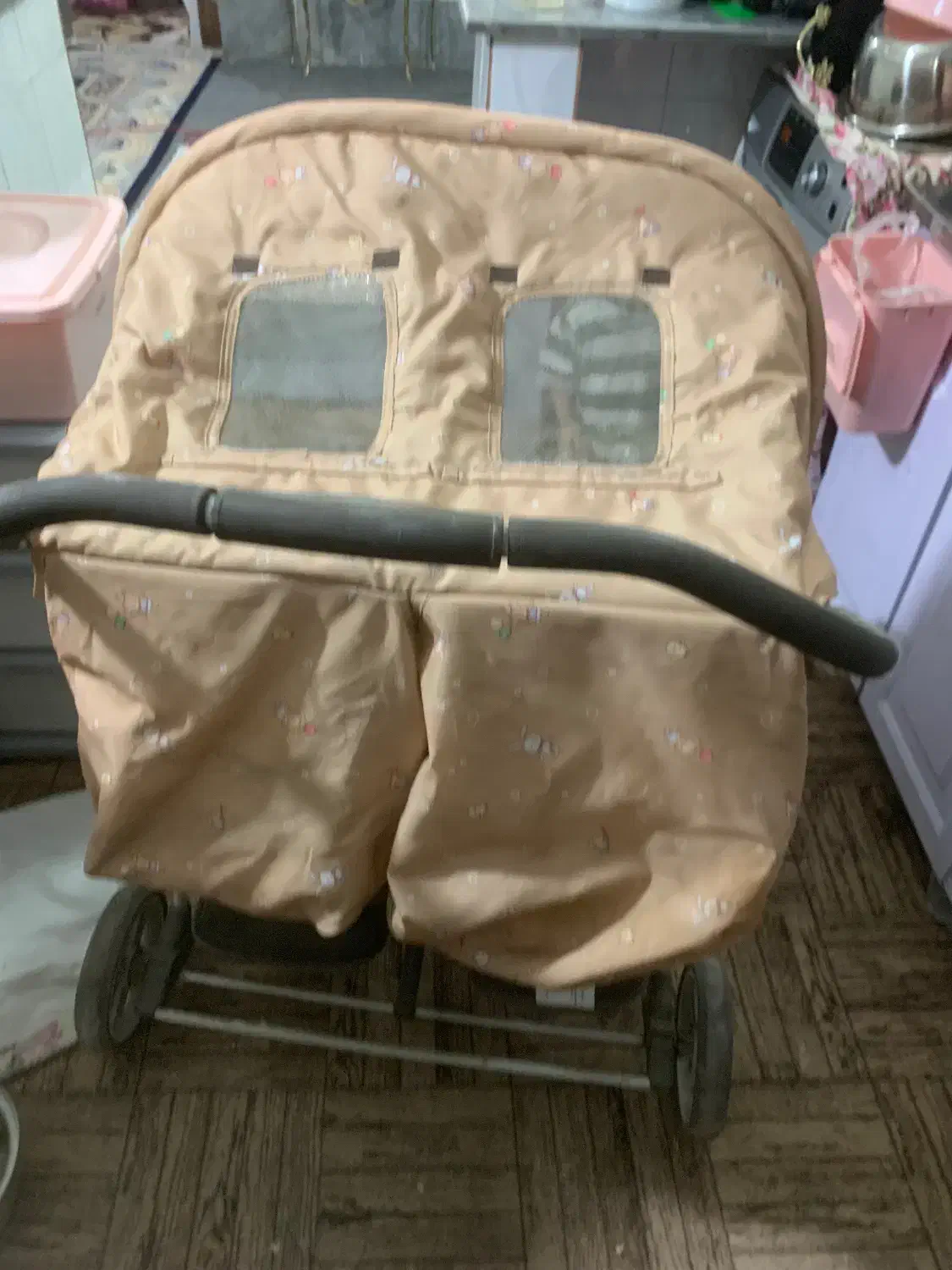 کالسکه دوقلو خارجی|کالسکه و لوازم جانبی|قم, تعویض پلاک|دیوار