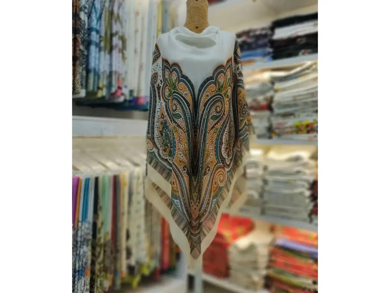 روسری ابریشمی نخینه لطافت واقعی روی پوست|لباس|گنبد کاووس, |دیوار