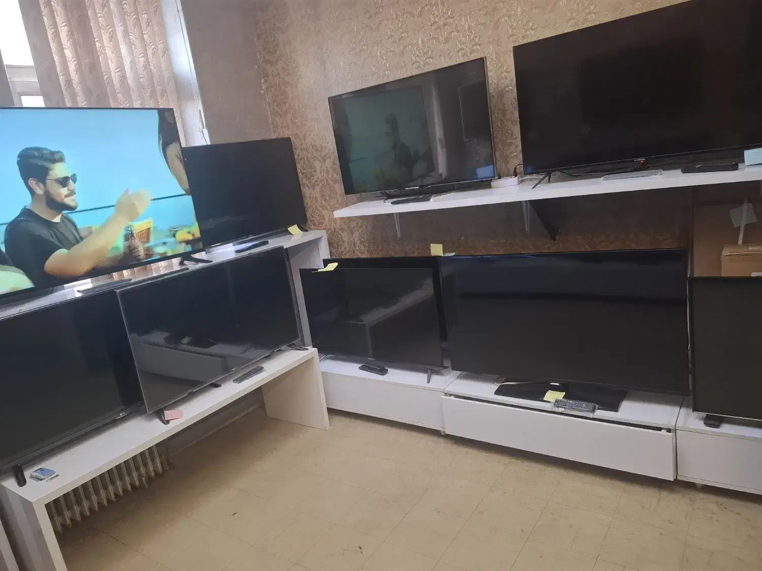 مرکز فروش ال ای دی به قیمت استثنایی|تلویزیون و پروژکتور|تبریز, |دیوار