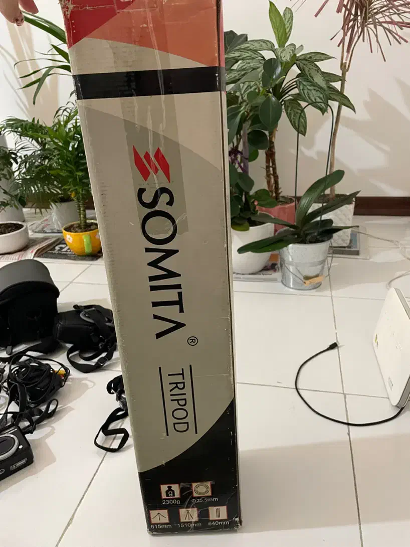 سه پایه دوربین سومیتا|دوربین عکاسی و فیلم‌برداری|تهران, حکیمیه|دیوار