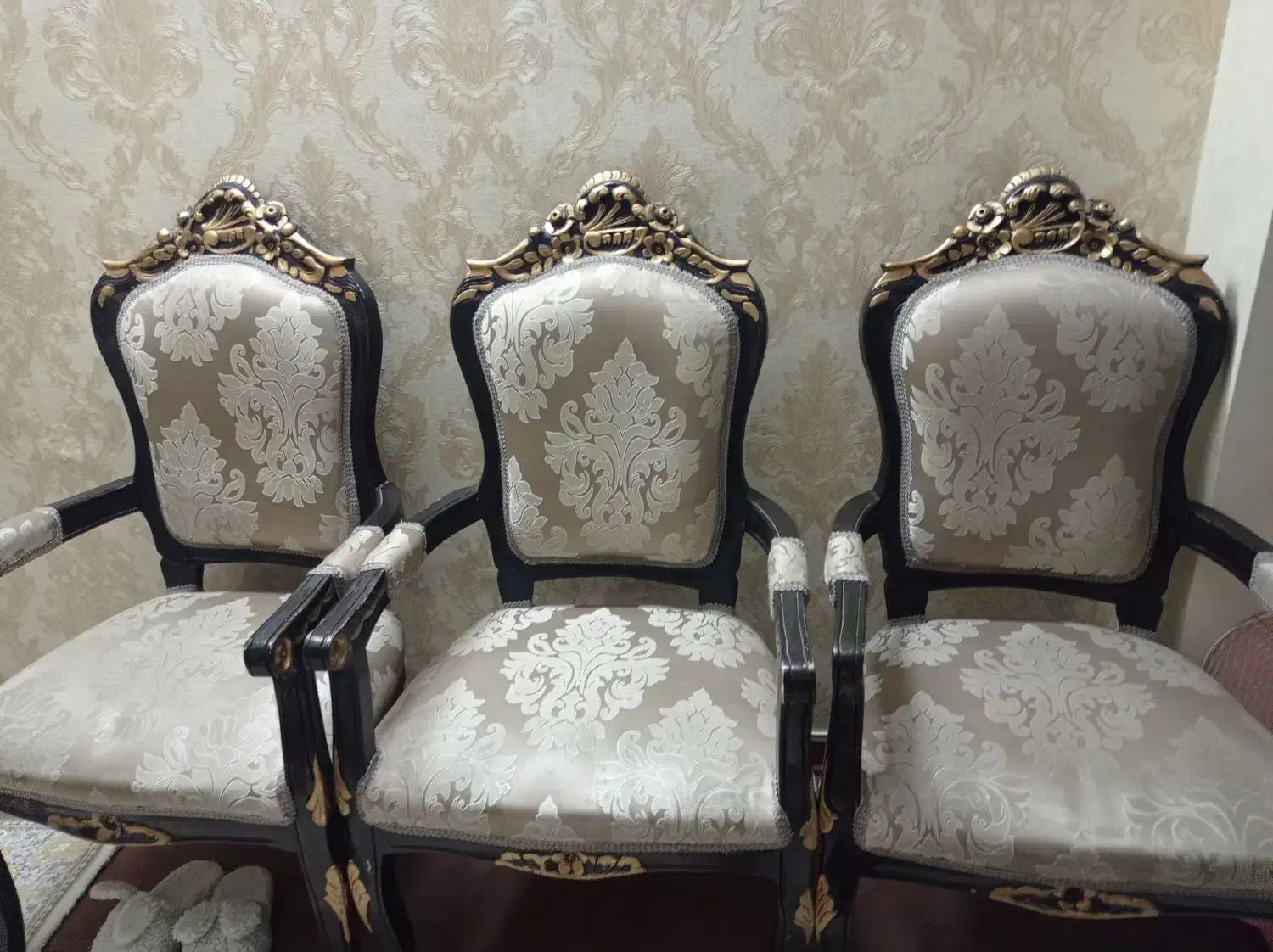 مبل ۹نفره به دلیل تغییر وسایل به فروش|مبلمان خانگی و میز عسلی|تاکستان, |دیوار