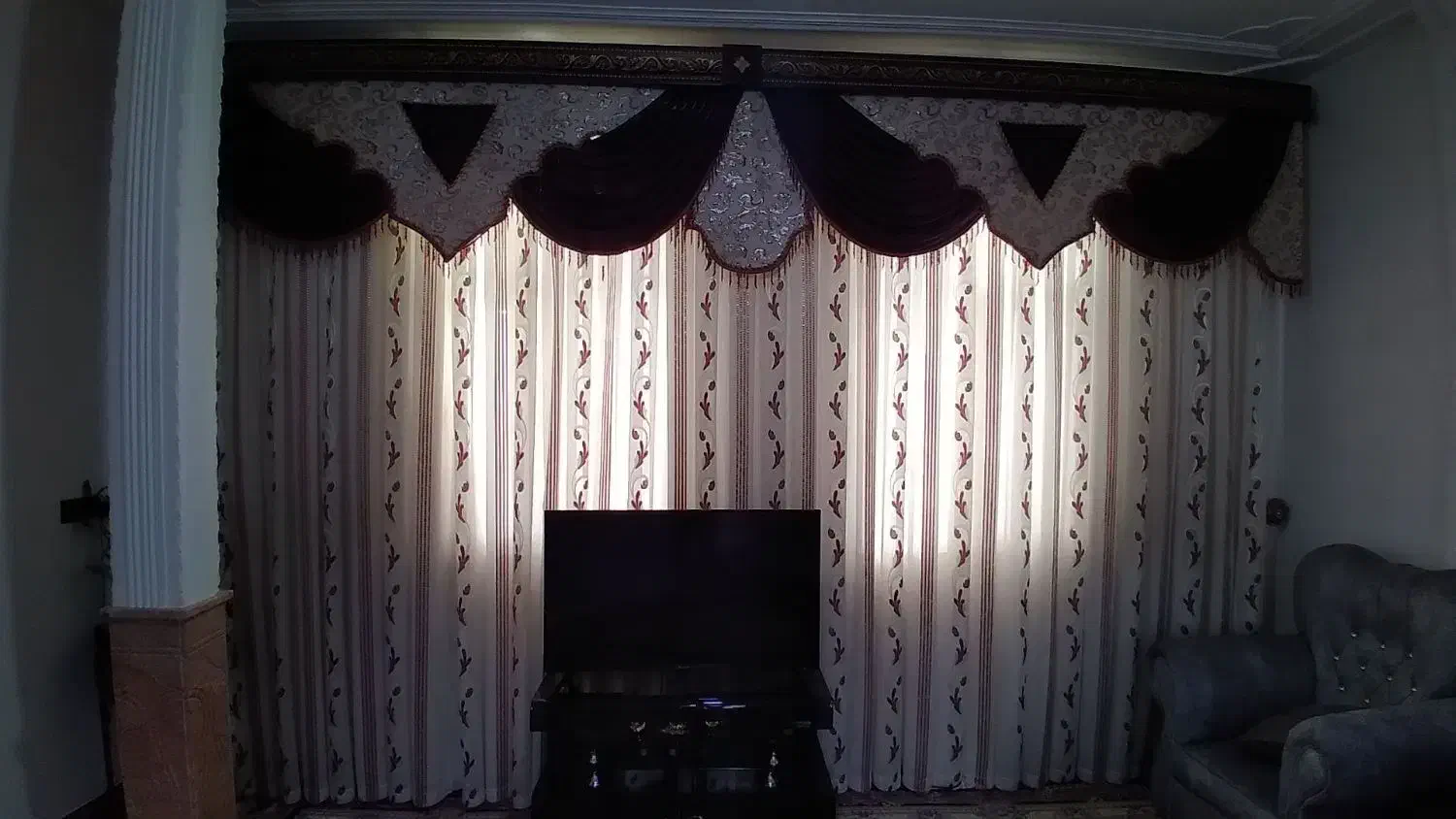 پرده|پرده، رانر، رومیزی|میانه, |دیوار