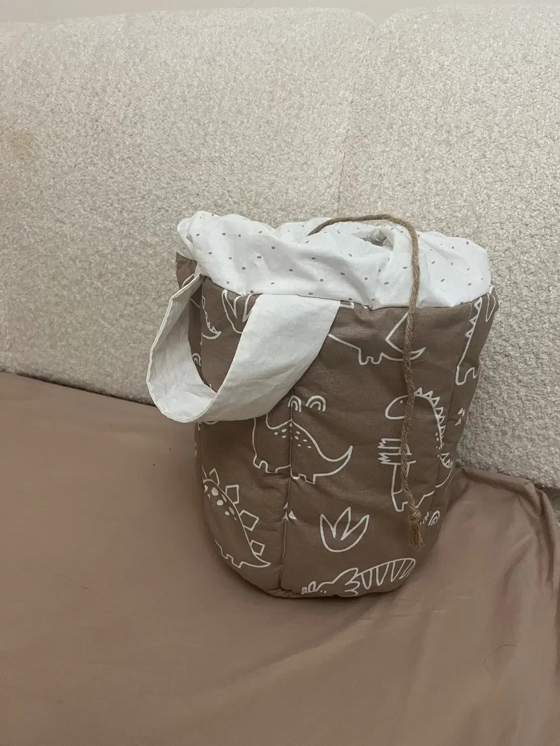 تشک گارد دار کیسه لباس چرک نو و ۲تا کوسن نو|اسباب و اثاث بچه|تهران, دهکده المپیک|دیوار