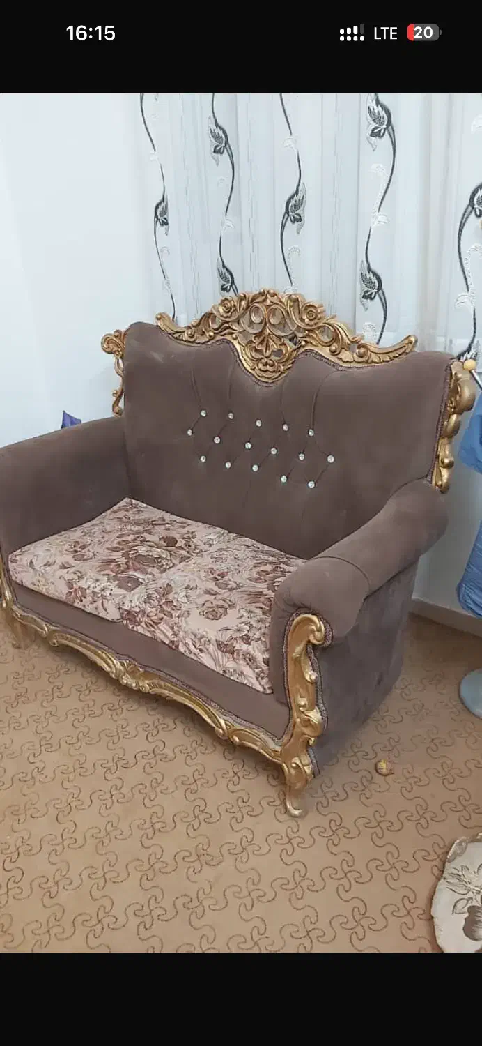 مبل استیل درجه یک بدون زره ای خرابی|مبلمان خانگی و میز عسلی|یزد, |دیوار