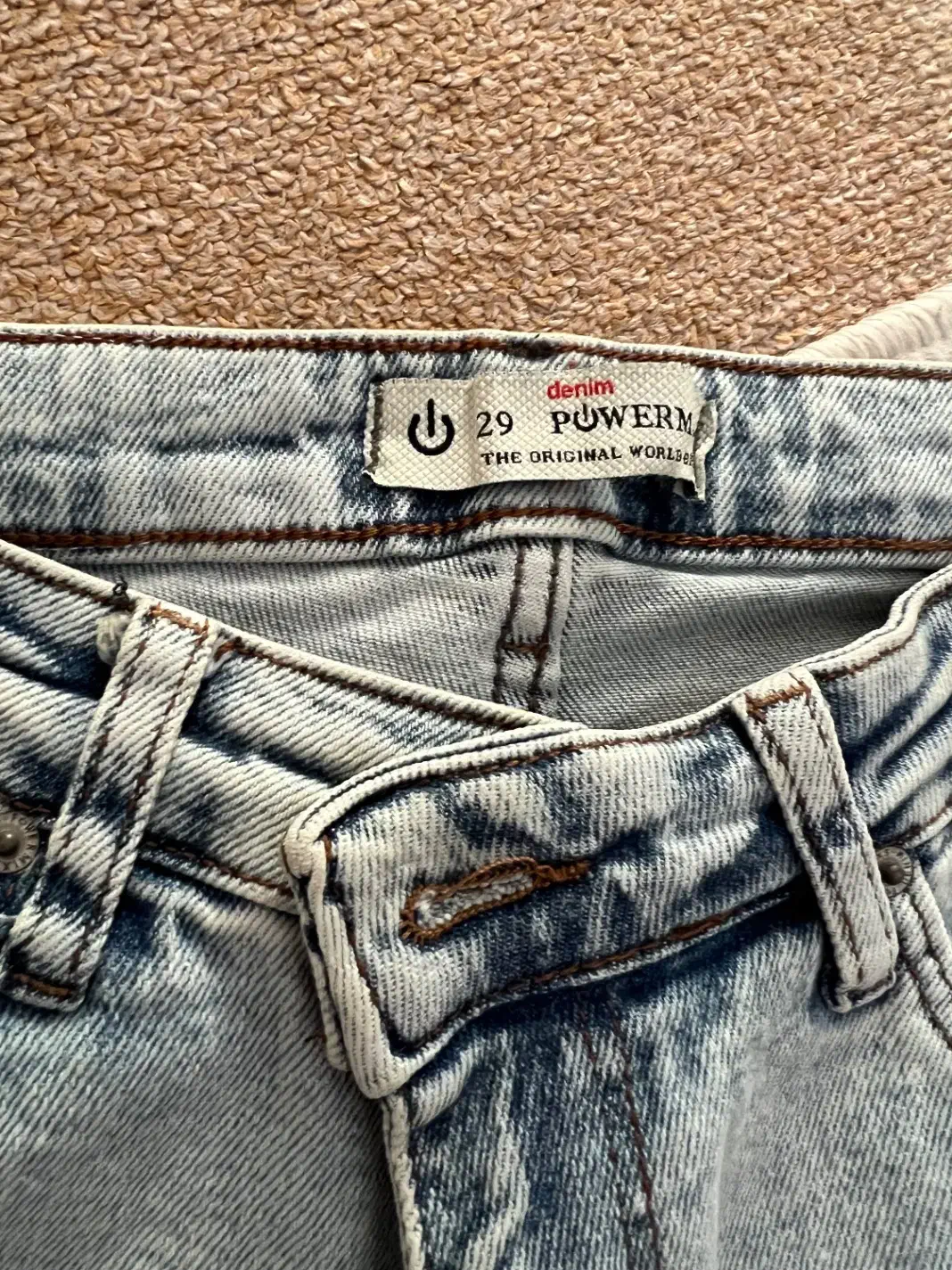 شلوار لی آبی  و دودی|لباس|قم, باغ شازده|دیوار