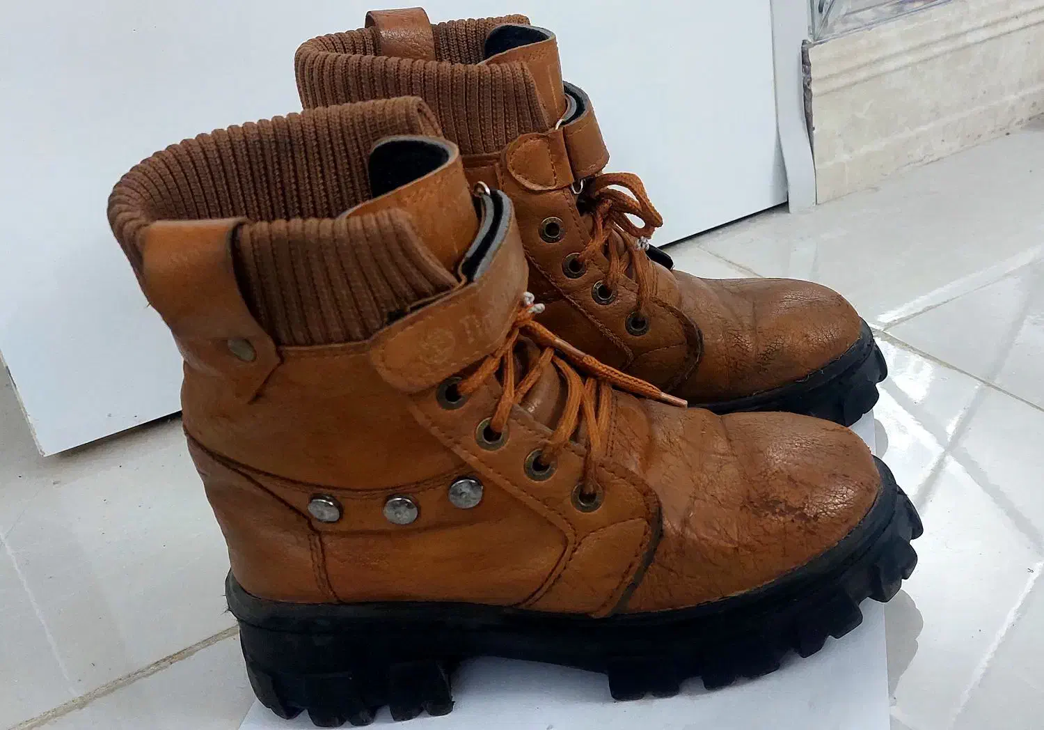 نیم بوت پسرانه|کفش و لباس بچه|رشت, گیل|دیوار