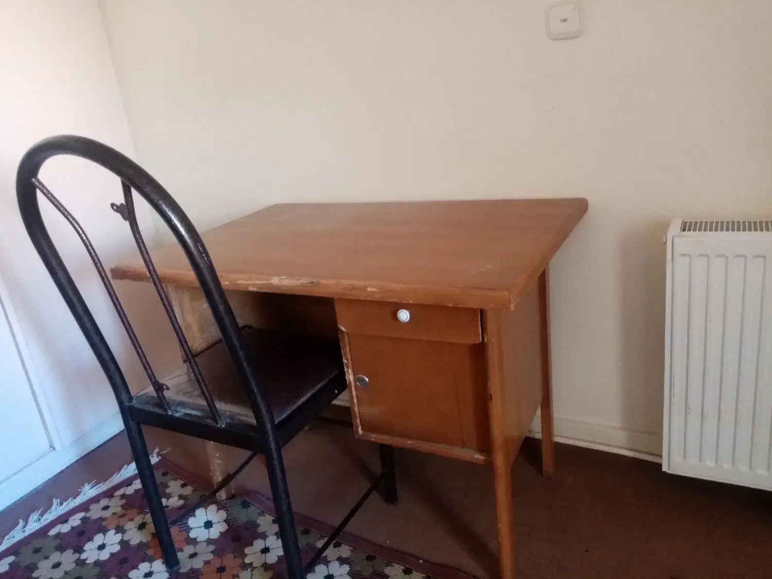 میز تحریر و صندلی|میز تحریر و کامپیوتر|مشهد, تربیت (صدف)|دیوار