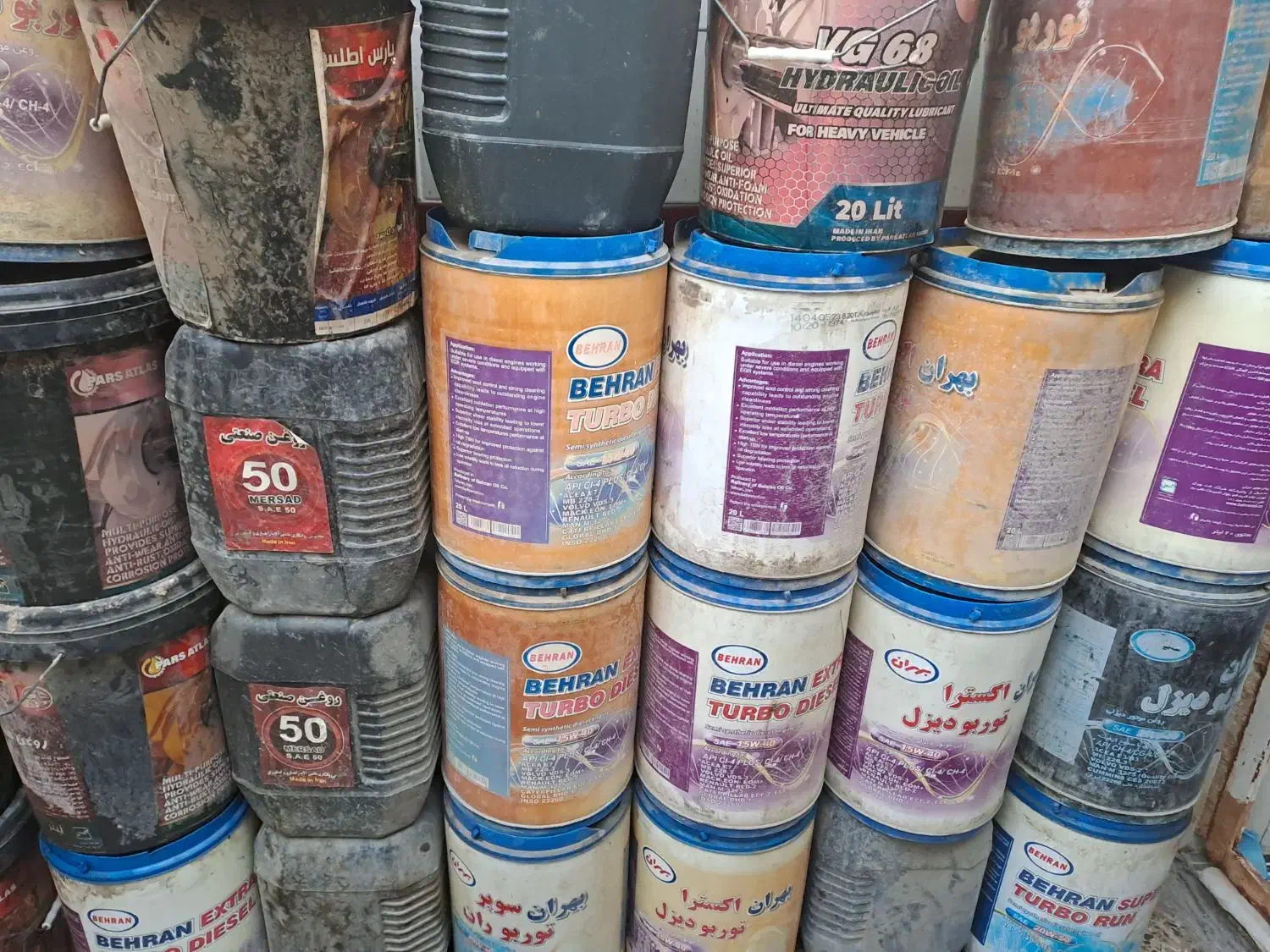 بشکه ۲۰ لیتری خالی روغن صنعتی|ظروف نگهدارنده، پلاستیکی، یکبارمصرف|کارون, |دیوار