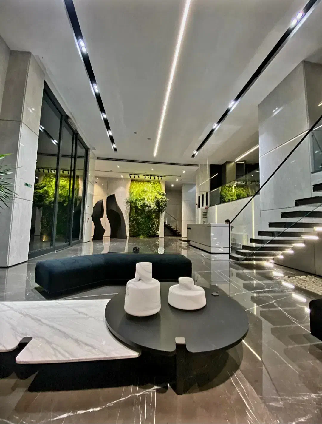 نیاوران ۳۰۰متر ۴خ برج برند هتلینگ/بدون مشابه/تبدیل