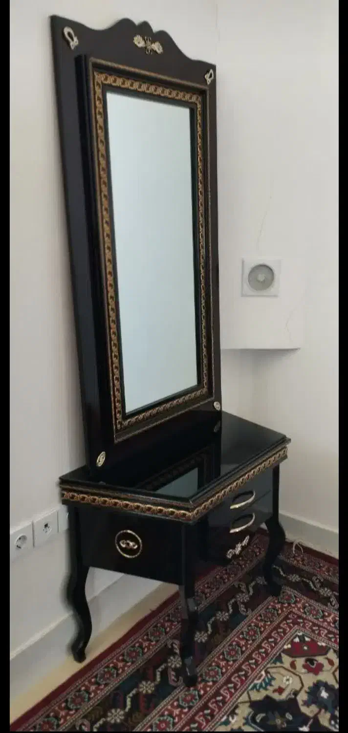 آینه کنسول|مبلمان خانگی و میز عسلی|بیرجند, |دیوار