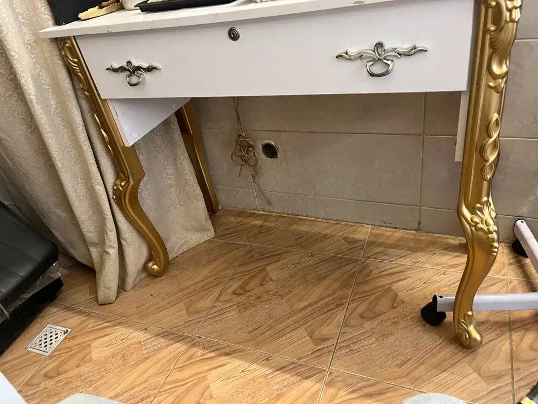 میز ناخن میز توالت|مبلمان خانگی و میز عسلی|اصفهان, سرچشمه|دیوار