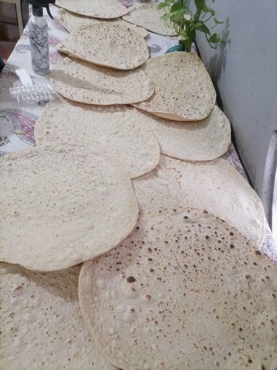 نیروی خانم برای نان وایی|استخدام خدمات فروشگاه و رستوران|نجفآباد, شیخ آباد|دیوار