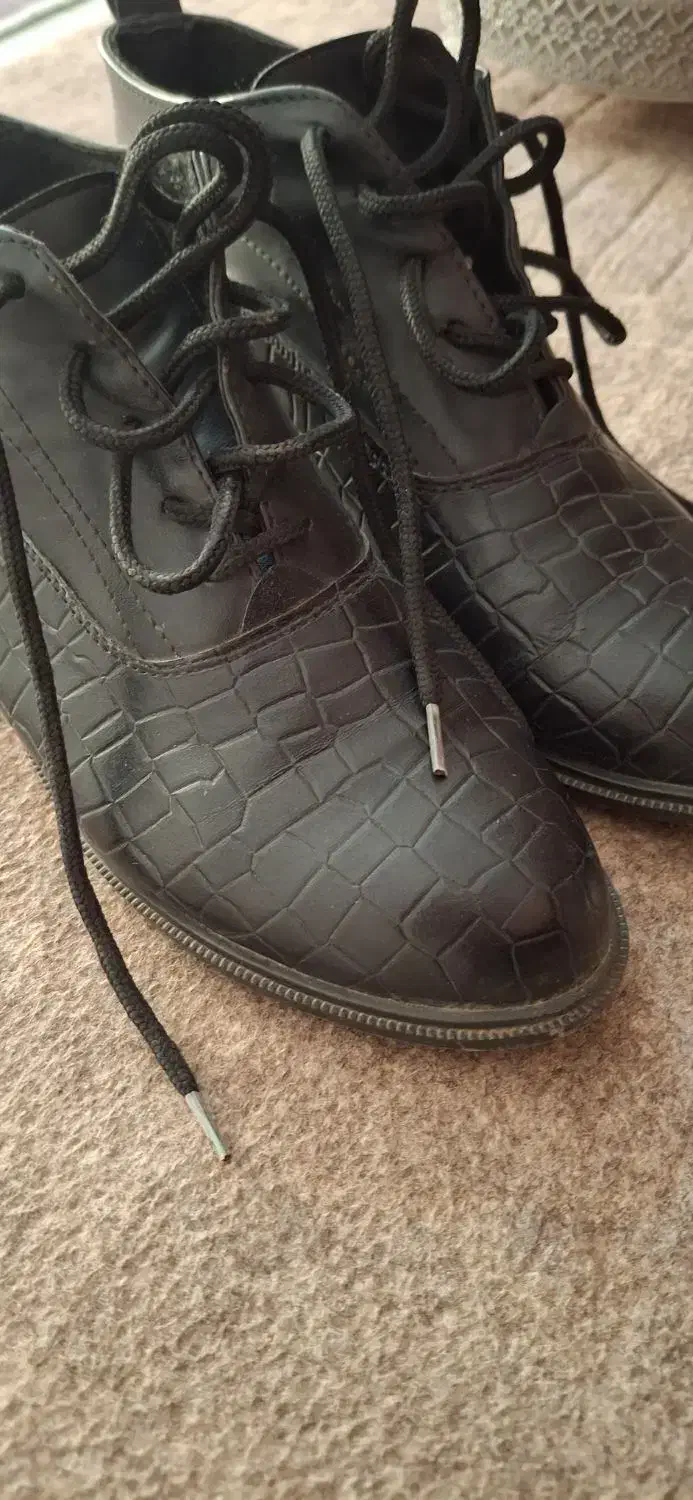 نیم بوت زنانه نونو سایز ۳۸|کیف، کفش، کمربند|صدرا-فارس, فاز ۱|دیوار