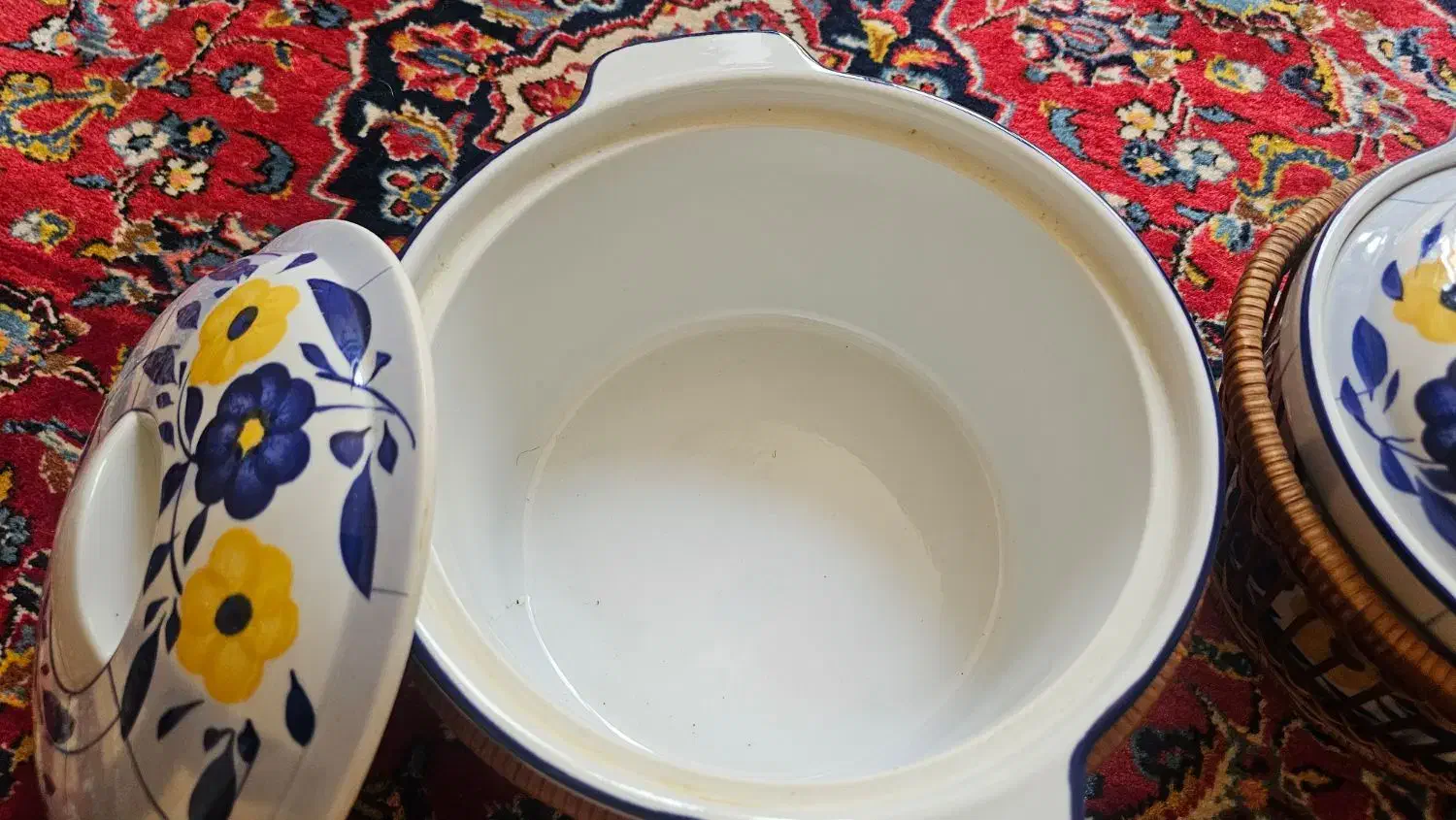 ظرف دو تیکه گلهای ابی و زرد)گل پنبه ای|ظروف سرو و پذیرایی|تهران, مجیدیه|دیوار