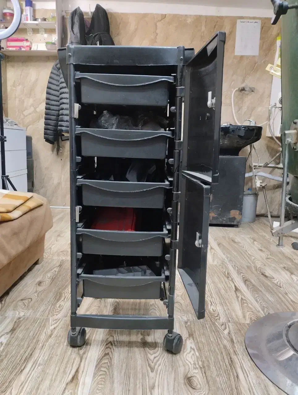 ترولی آرایشگاهی|آرایشگاه و سالنهای زیبایی|نوشهر, |دیوار