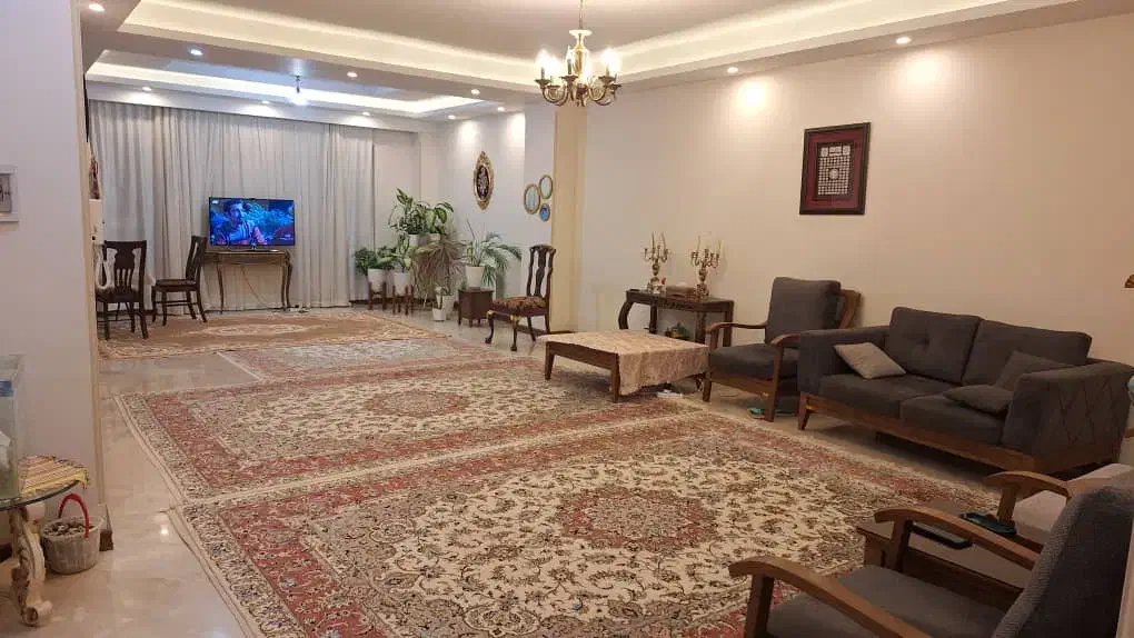 130 متر/3 خواب/فول امکانات/تک واحدی