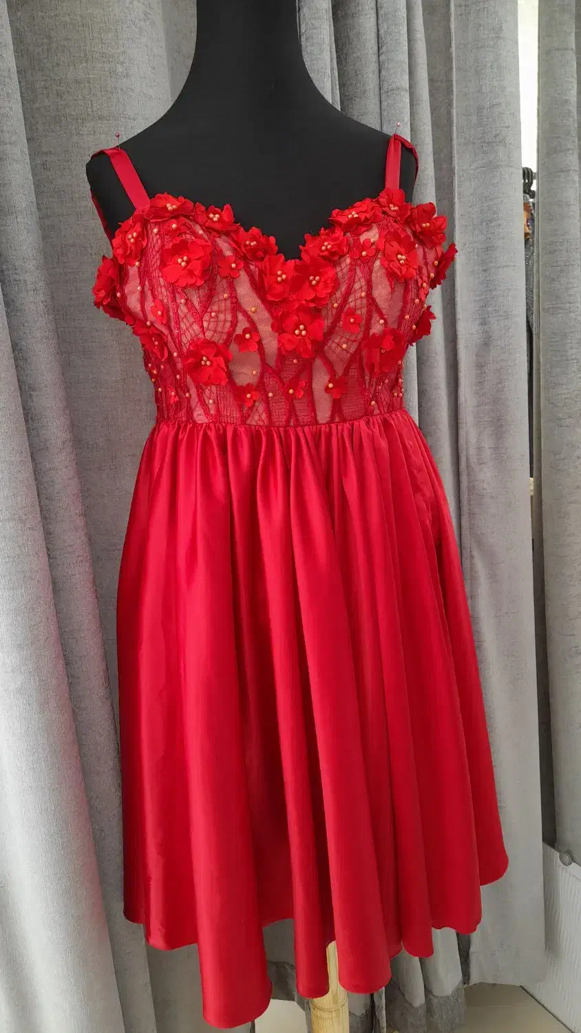 پیراهن مجلسی|لباس|نیشابور, دارایی|دیوار