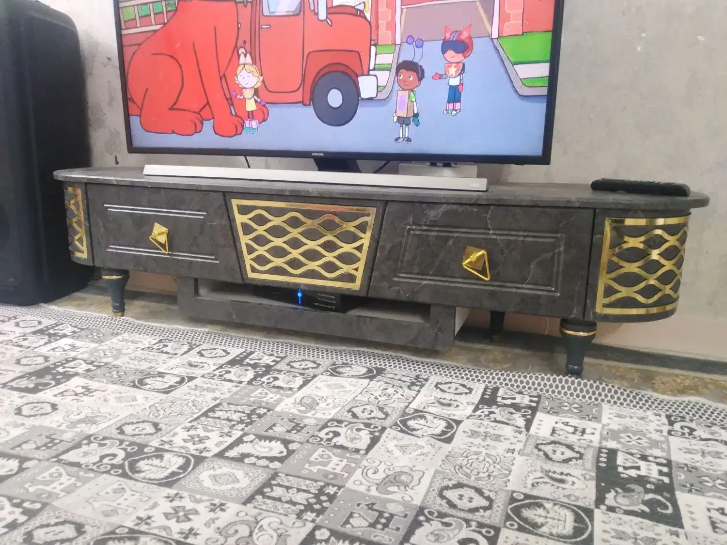 میز تلویزیون نو|میز تلویزیون|تهران, آهنگران (سراسیاب دولاب)|دیوار