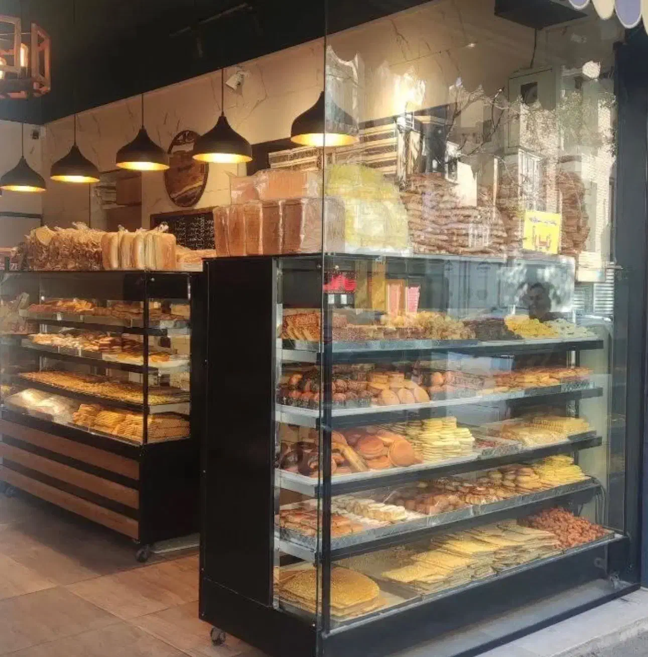 فروشنده نان و شیرینی تمام وقت با جای خواب|استخدام خدمات فروشگاه و رستوران|تهران, خواجه نظام الملک|دیوار