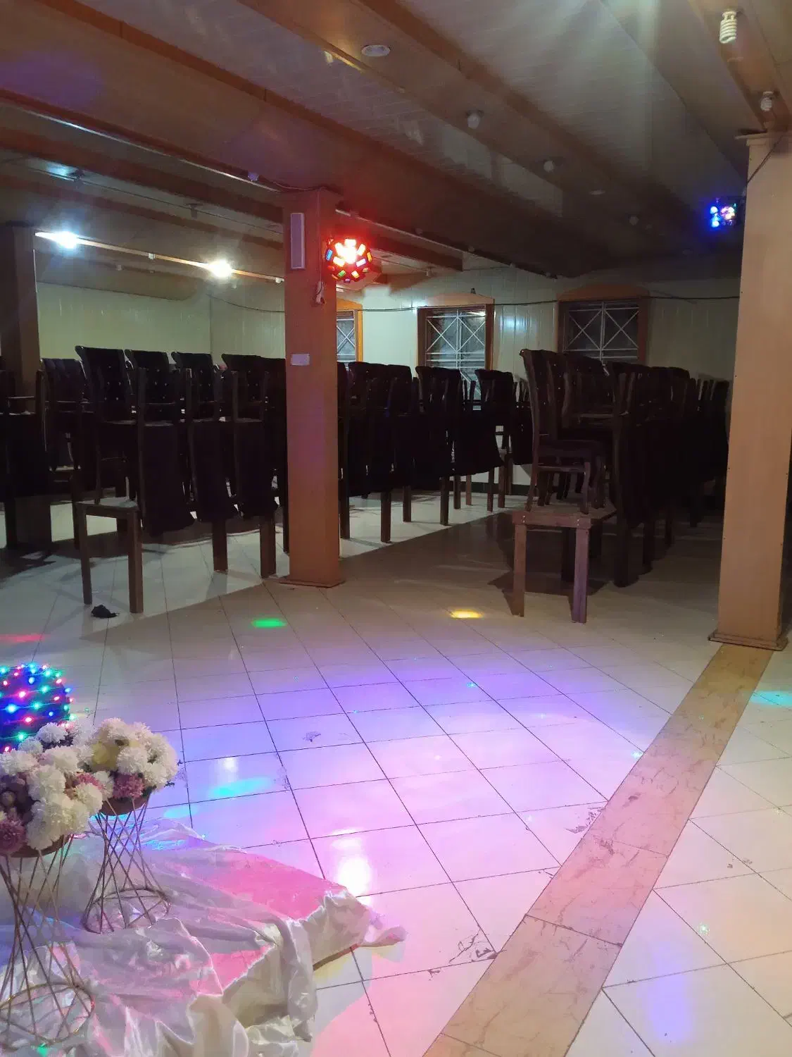 تالار پذیرایی ، سالن پذیرایی ، لیلی و مجنون|خدمات پذیرایی، مراسم|زاهدان, |دیوار