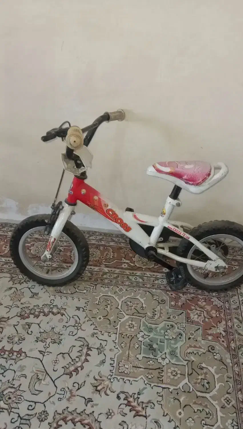 دوچرخه|دوچرخه، اسکیت، اسکوتر|پرند, فاز ۶|دیوار