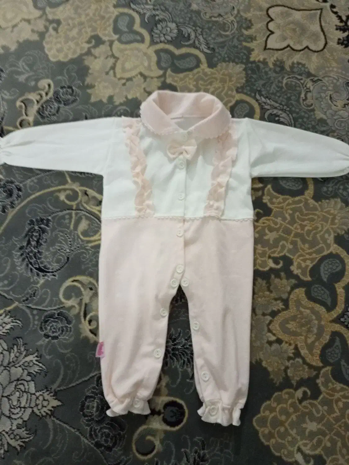 لباس نوزادی|لباس|تربت‌حیدریه, سرمحله|دیوار