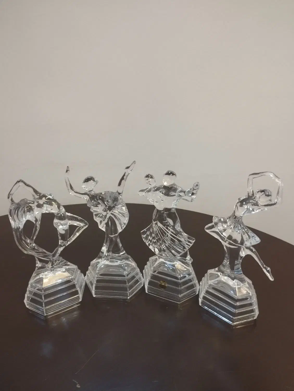 مجسمه های ایتالیایی دنس|کلکسیون اشیاء عتیقه|پردیس, فاز ۱۱|دیوار