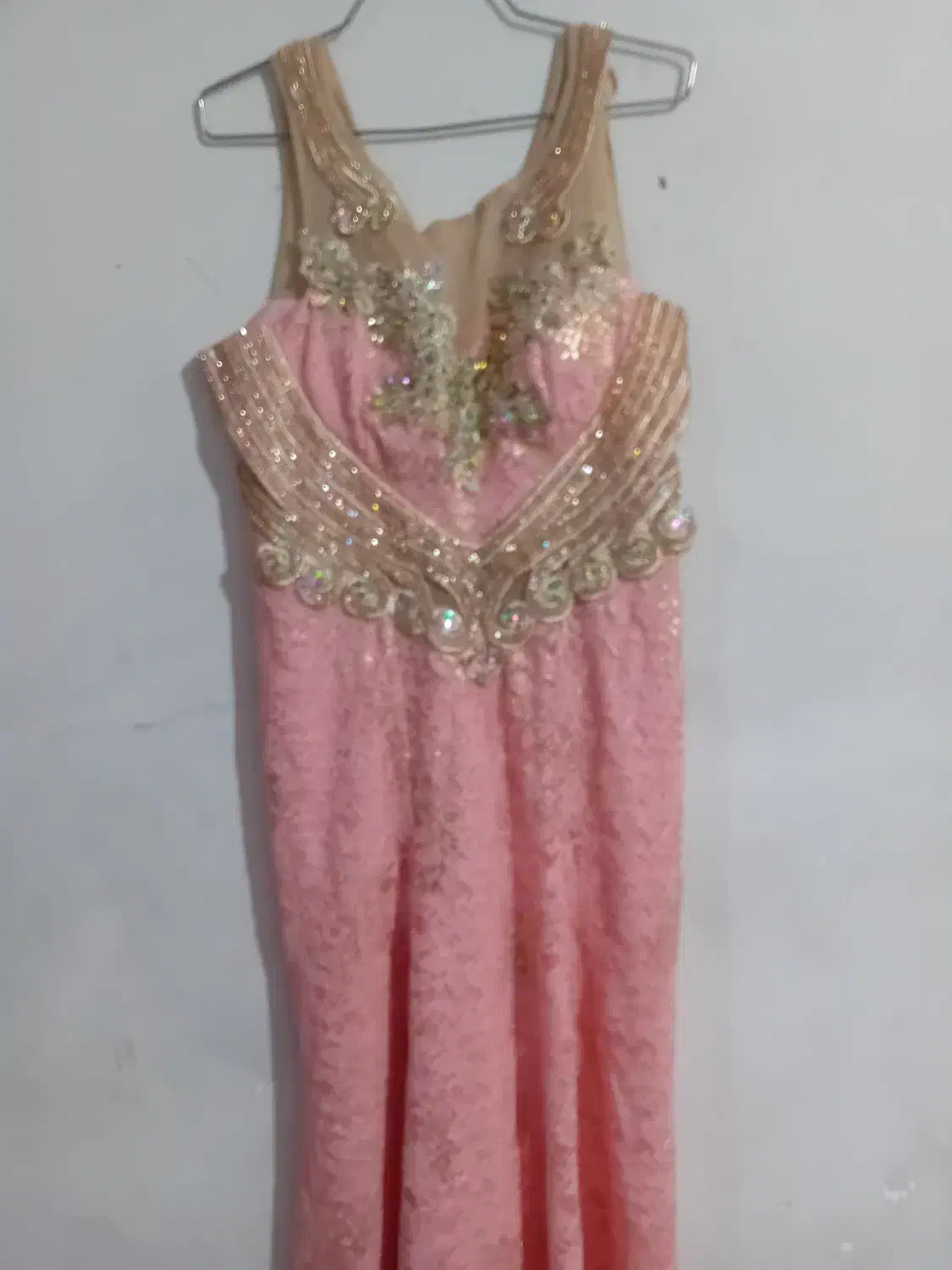 لباس نامزدی|لباس|قدس, شهرقدس|دیوار