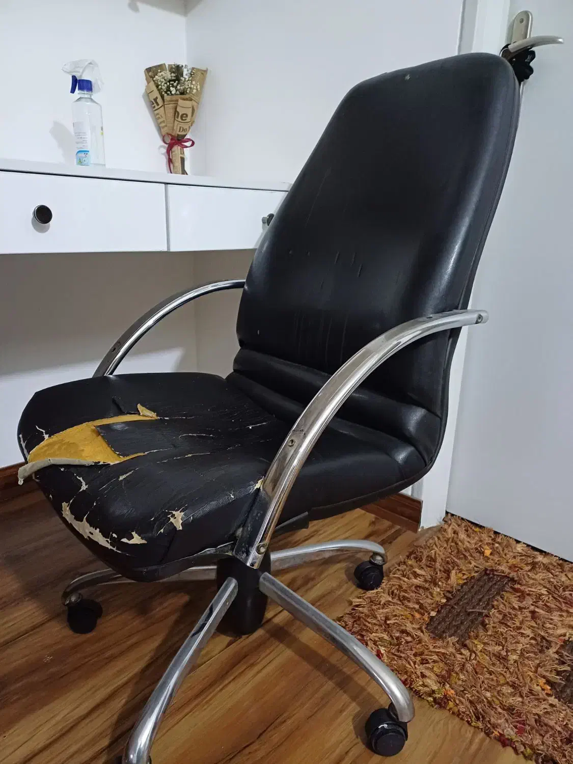 صندلی|صندلی و نیمکت|چمران, |دیوار