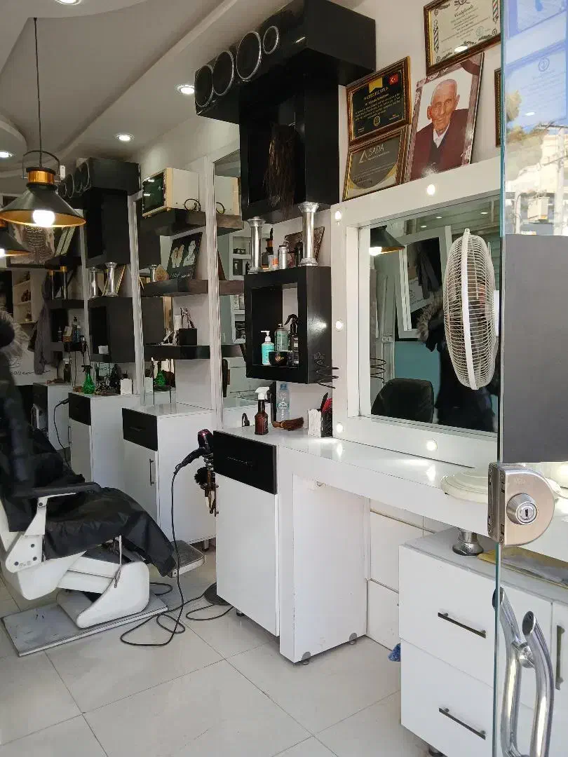 دکوراسیون اریشگاه|آرایشگاه و سالن‌های زیبایی|تربت‌حیدریه, ابوذر|دیوار