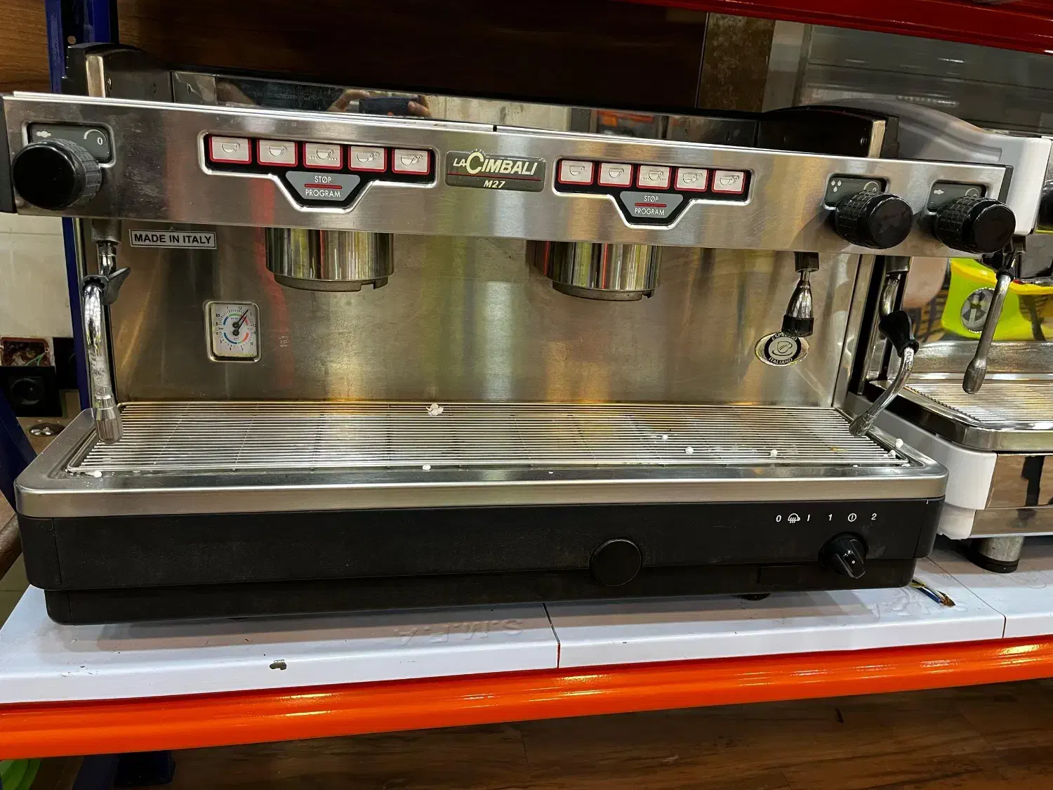 جیمبالی ام ۲۷ اولد فوق العاده تمیز در حد آکبند|کافی‌شاپ و رستوران|شیراز, سعدیه جنوبی|دیوار