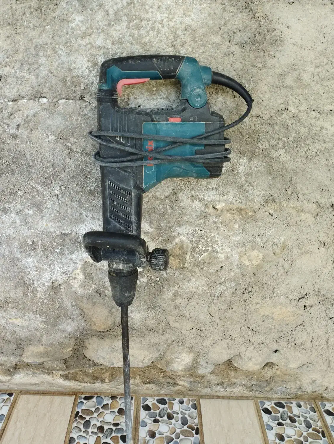 چهار عددبتن کن یازده وشانزده کیلویی|ابزارآلات|لامرد, |دیوار