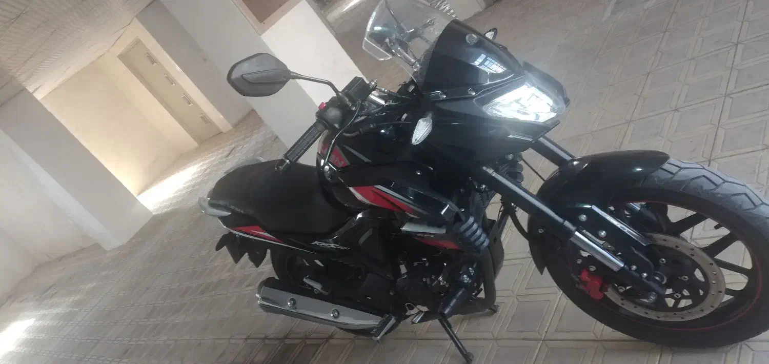 لیفان کی پی اس ۲۰۰|موتورسیکلت|دماوند, دماوند|دیوار