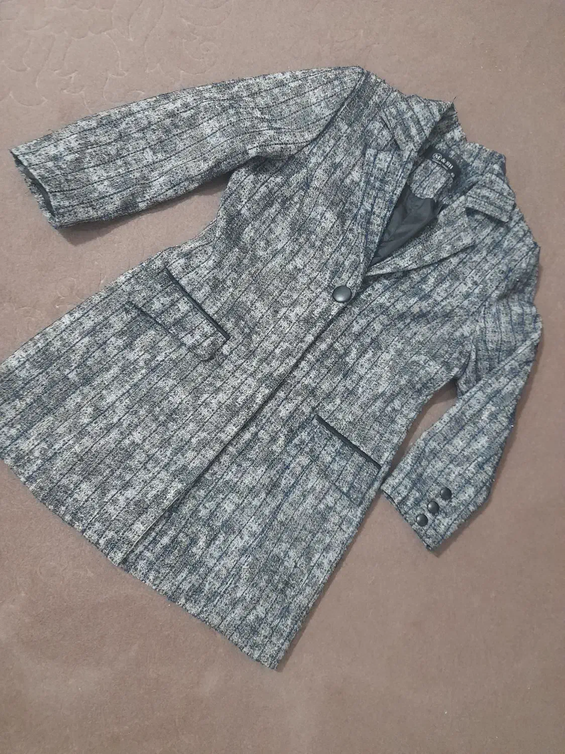 پالتو|لباس|قصابه, |دیوار