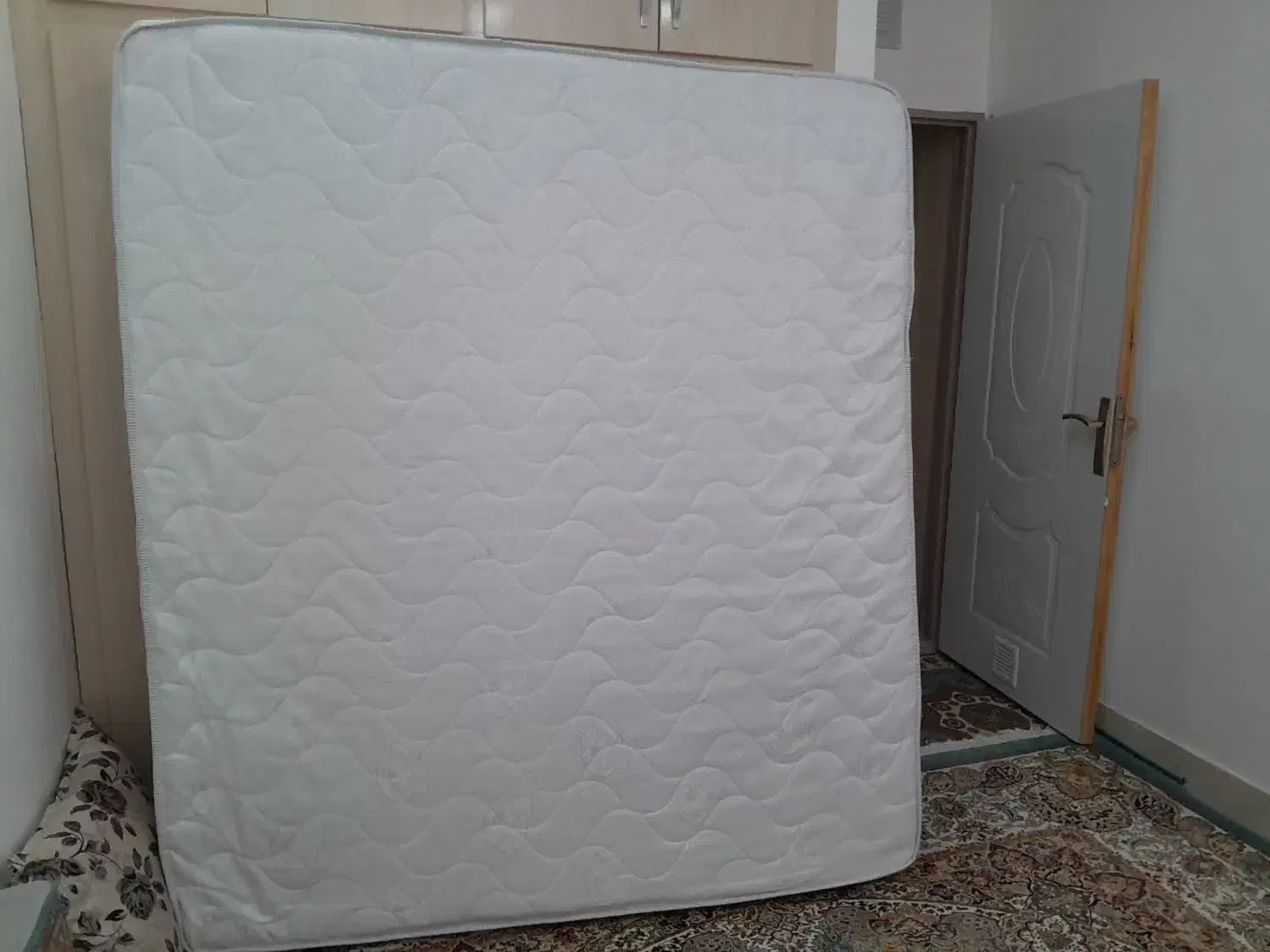 خوشخواب تخت خواب|تشک تختخواب|کاشمر, |دیوار