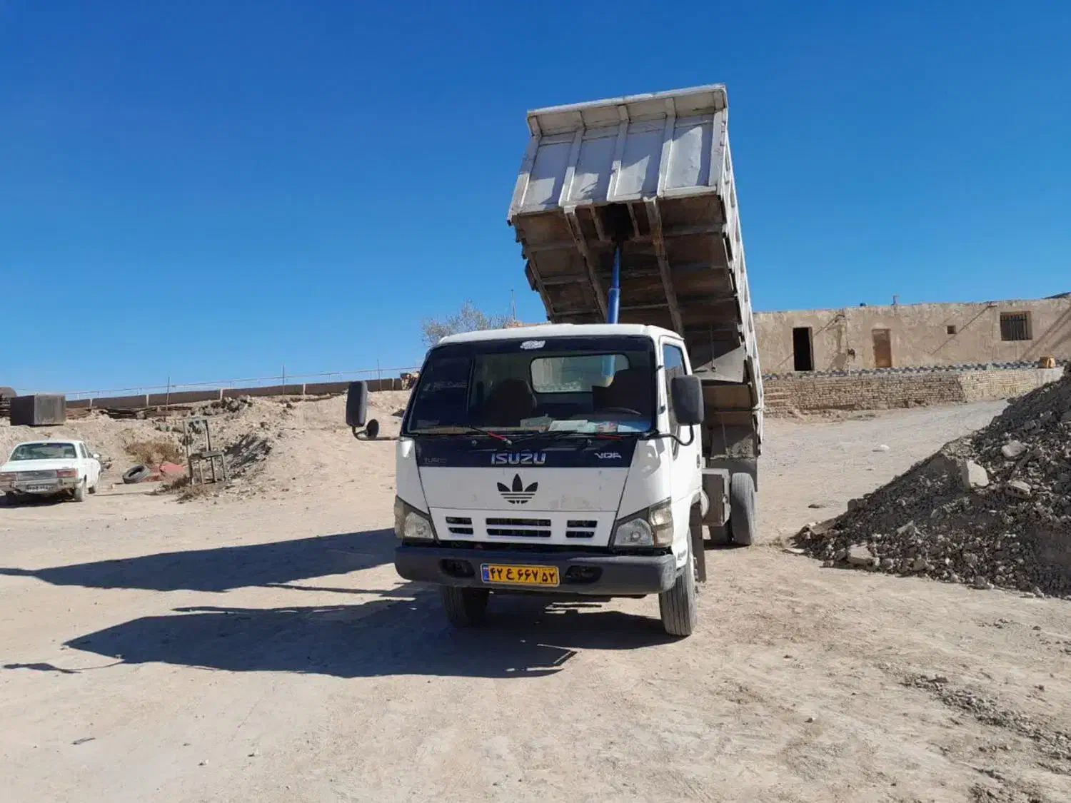 ایسوزو کمپرسی ۸ تن|خودرو سنگین|بیرجند, |دیوار