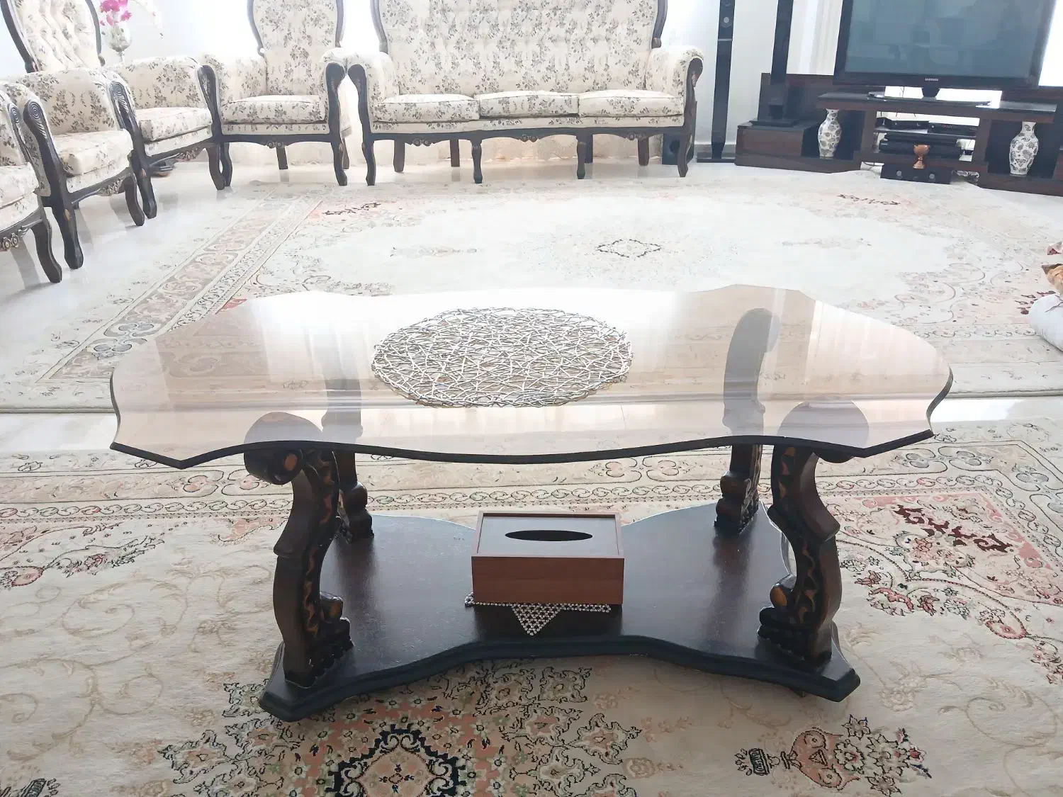 مبل سلطنتی ۹ نفره بسیار شیک درحد نو|مبلمان خانگی و میز عسلی|تهران, شهرک پردیسان|دیوار