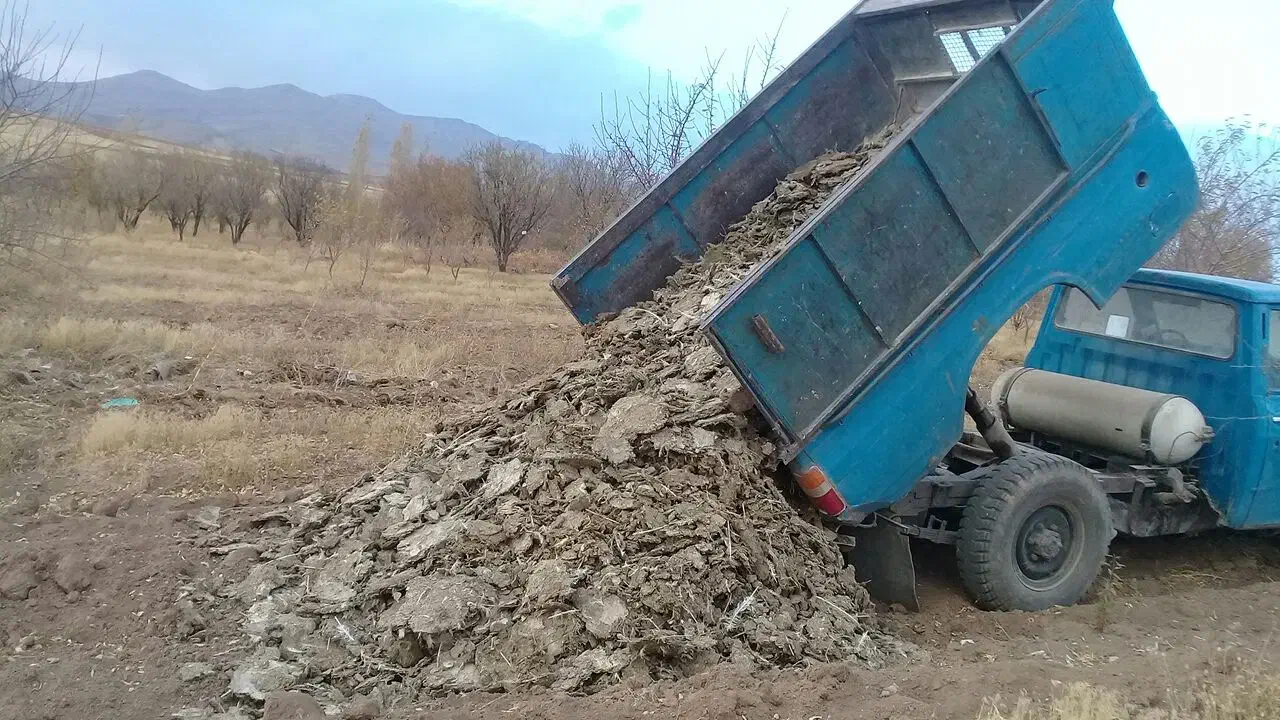 حمل وبار گیری نخاله با نیسان کمپرسی|خدمات حمل و نقل|قیدار, |دیوار