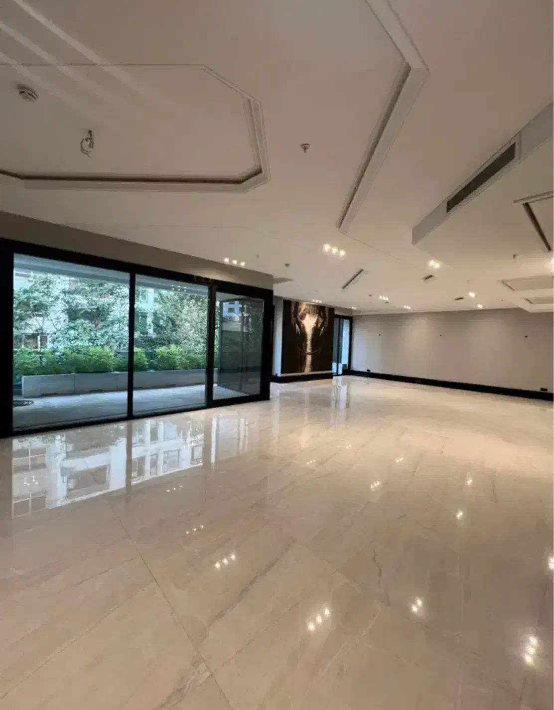 ۹۵ متر فول نوساز بدون مشابه تاپ لوکیشن