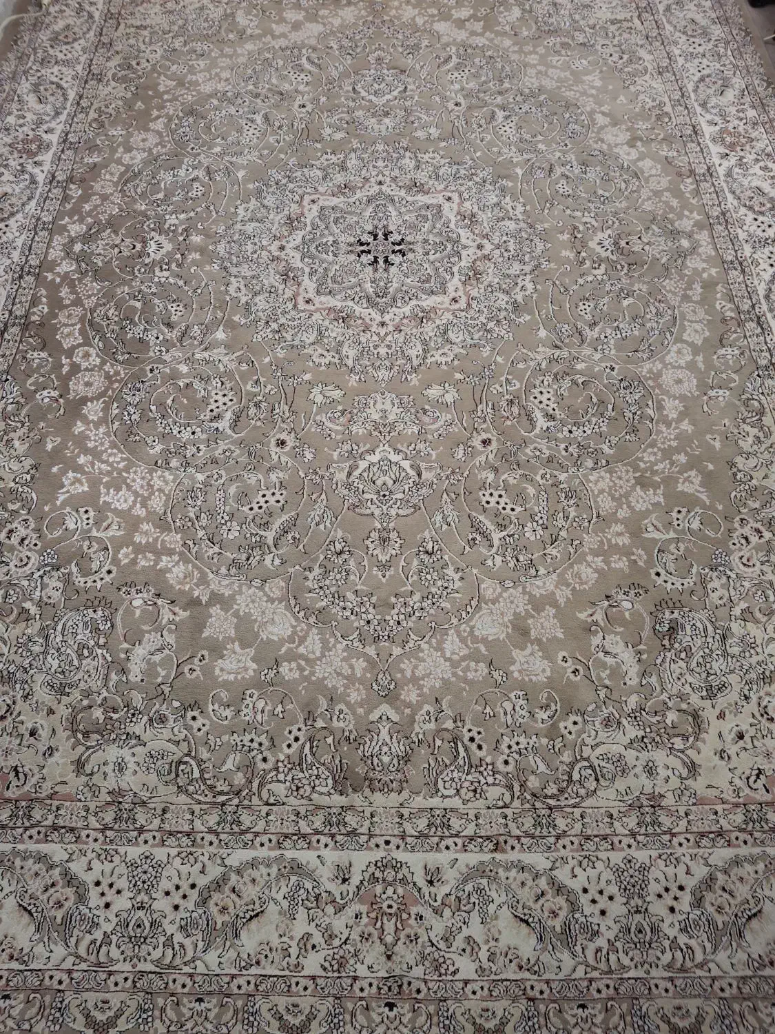 فرش ۹ و ۱۲ متری زمرد مشهد|فرش|تهران, نیکنام|دیوار