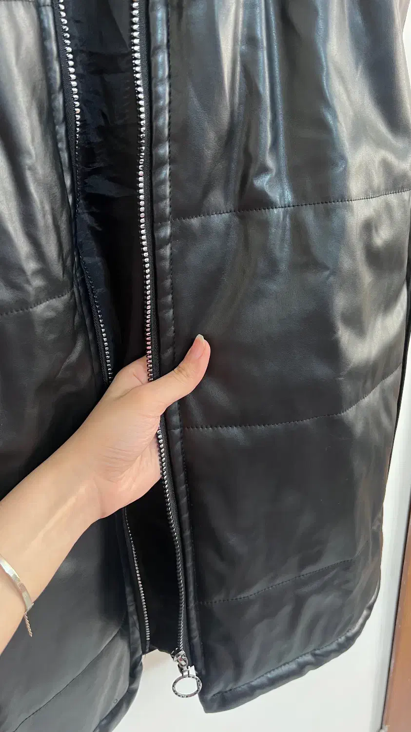 کاپشن (پافر)|لباس|میانه, |دیوار